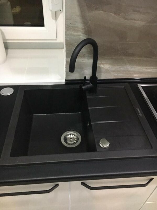 Gorenje granitna sudopera KM 45 karbon i Swan crna slavina za sudoperu