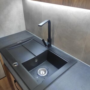 Granitna sudopera Gorenje 76.10 karbon + Black Elegance Slavina 4