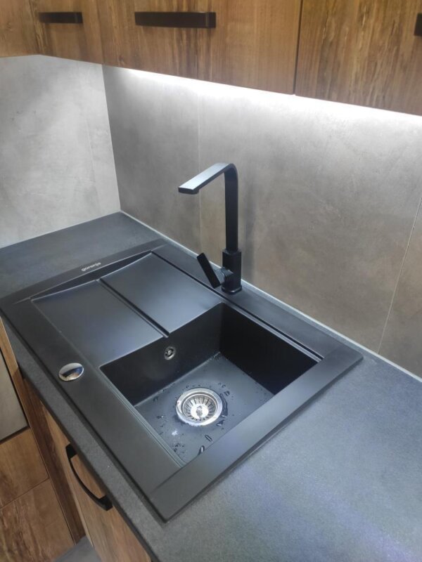 Granitna sudopera Gorenje 76.10 karbon + Black Elegance Slavina 4